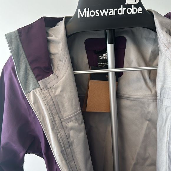 The North Face terrain 3 layer jacket - Picture 3 of 8